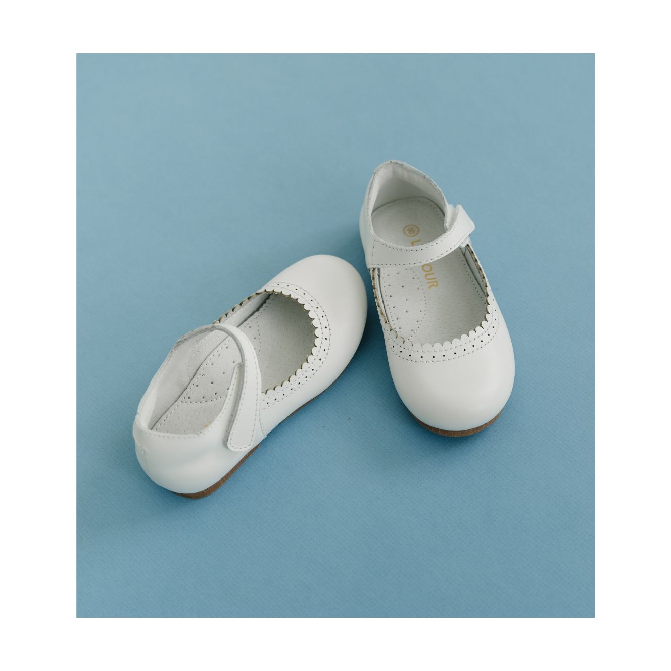 Lucille Scalloped Flat | White