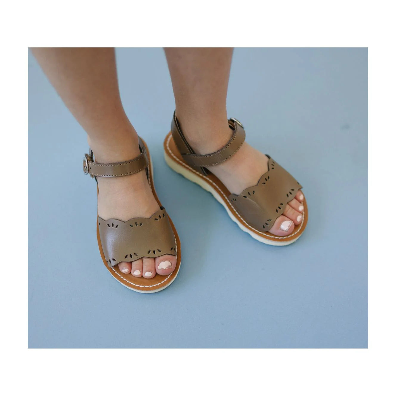 Ella Scalloped Sandal | Mocha