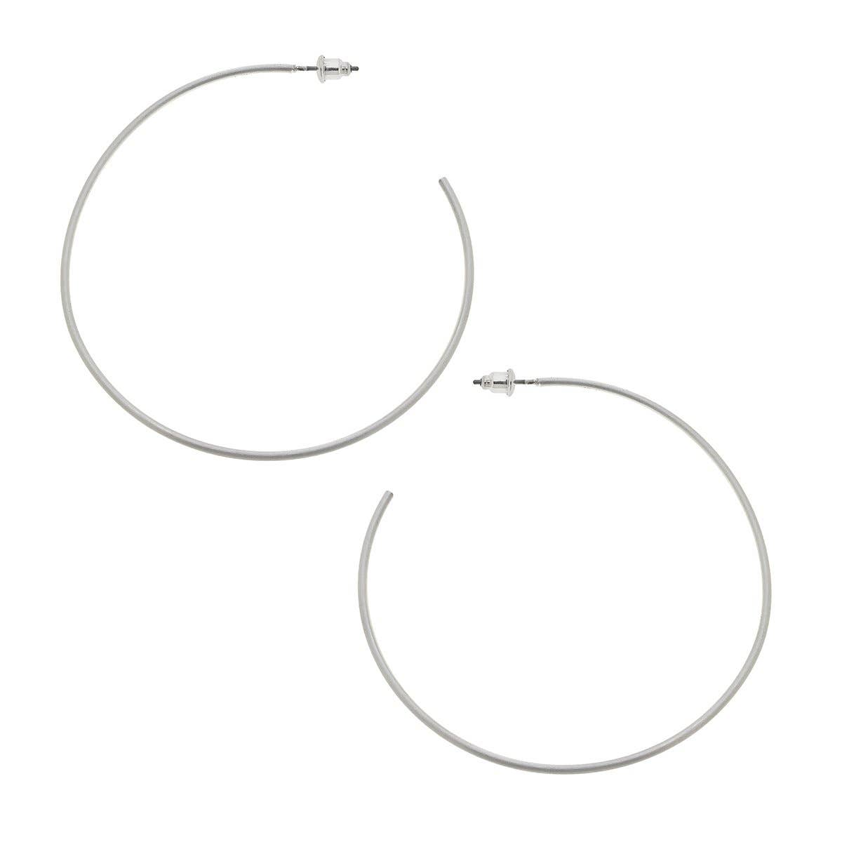 Gwen Hoop Earrings in Satin Silver